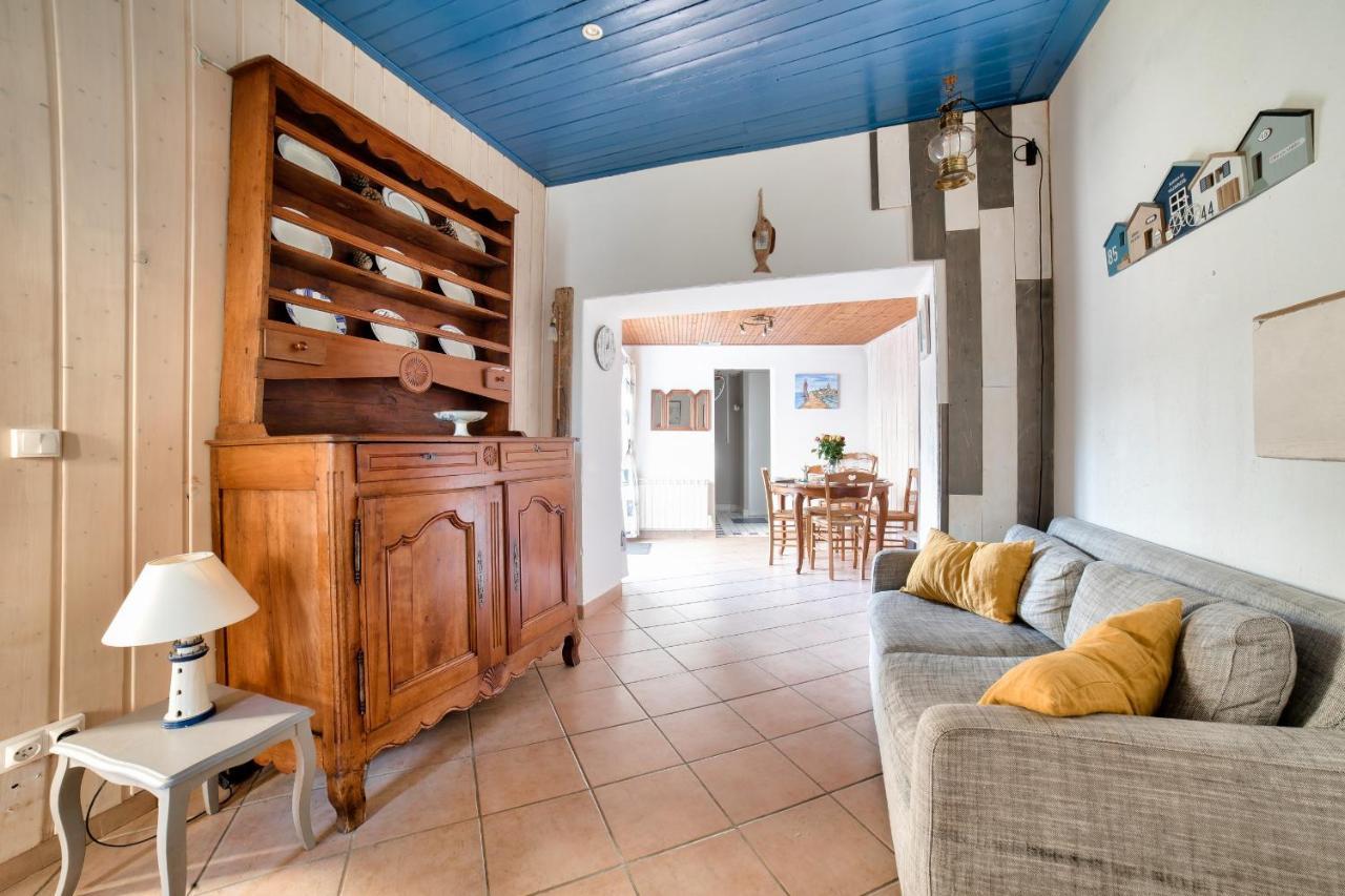 Jolie Maison Avec Cour Pour 5 Personnes Noirmoutier-en-l'Ile Esterno foto