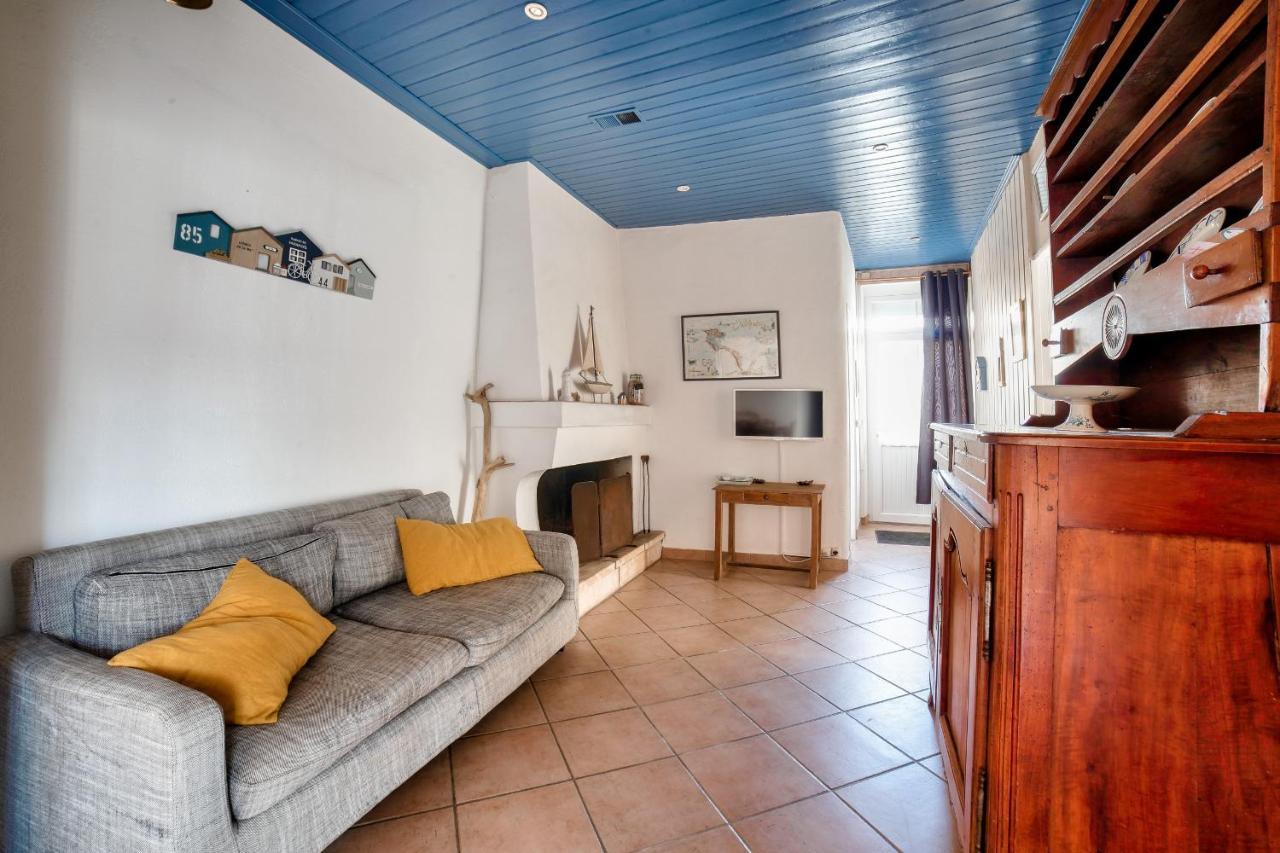 Jolie Maison Avec Cour Pour 5 Personnes Noirmoutier-en-l'Ile Esterno foto