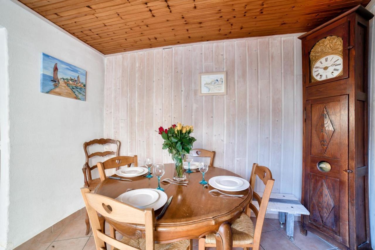 Jolie Maison Avec Cour Pour 5 Personnes Noirmoutier-en-l'Ile Esterno foto